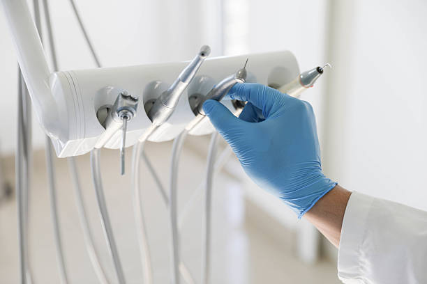 Professional Tooth Extraction technician working in Morris, IL